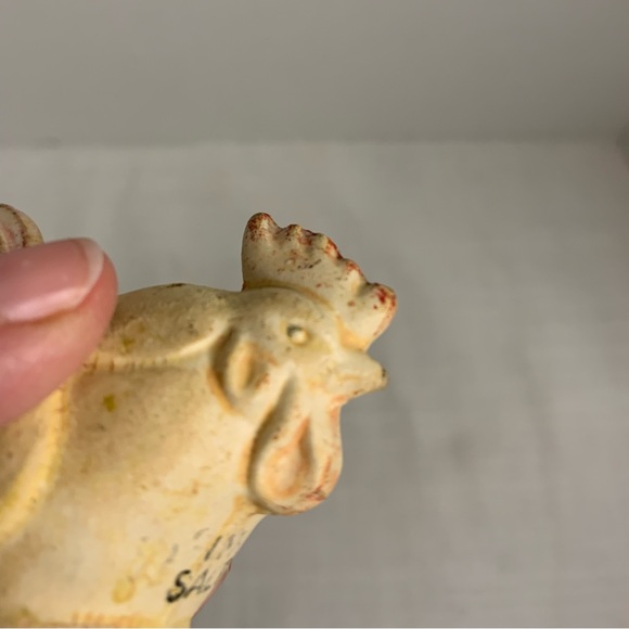 VINTAGE | Chalkware Chicken Salt & Pepper Shakers. - Picture 12 of 14